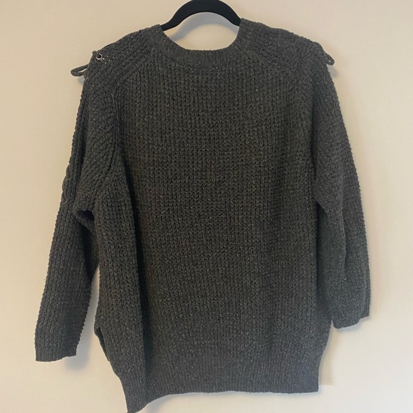 KyeMi Grey Sweater with Laced Shoulders - Picture 5 of 7